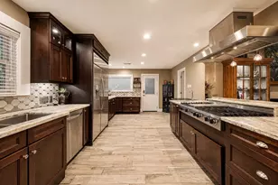 5 Tree Frog Dr, Houston, TX 77074 - Photo 5