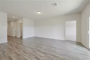 5521 Fox Blf Dr, Bryan, TX 77807 - Photo 3