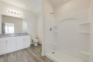 5521 Fox Blf Dr, Bryan, TX 77807 - Photo 15
