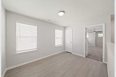 831 Red Oakland Drive, Houston, TX 77090 - Photo 9