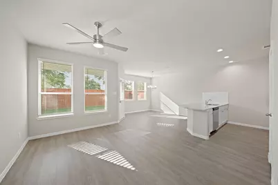 831 Red Oakland Drive, Houston, TX 77090 - Photo 3