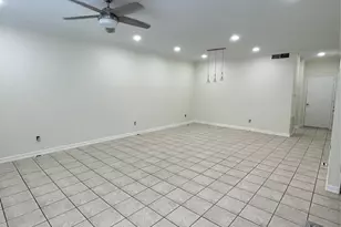 640 Wilcrest Dr, Houston, TX 77042 - Photo 17