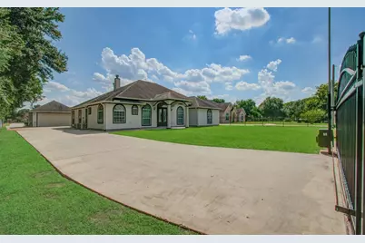 10202 Brighton Ln Lane, Houston, TX 77031 - Photo 1