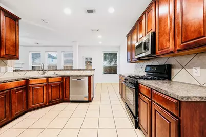 2032 Creek Shore Lane, Pearland, TX 77581 - Photo 13