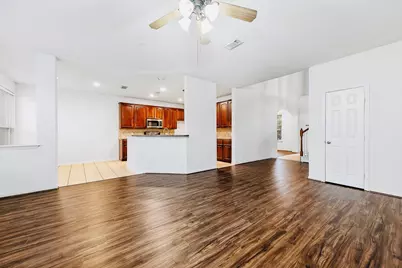 2032 Creek Shore Lane, Pearland, TX 77581 - Photo 9