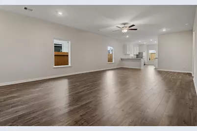 15881 Berry Hill Drive, Conroe, TX 77303 - Photo 9