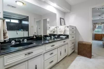 5615 Green Springs Drive, Houston, TX 77066 - Photo 3