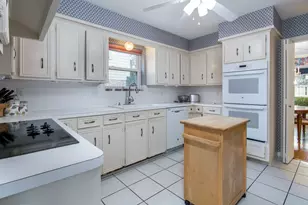 5615 Green Springs Dr, Houston, TX 77066 - Photo 3