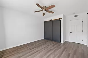 1811 Stoney Brook Dr, Houston, TX 77063 - Photo 23