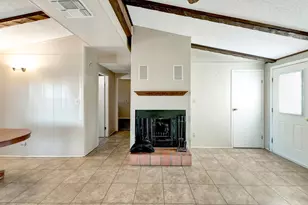 293 Co Rd 406, Edna, TX 77957 - Photo 9