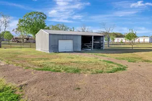 293 Co Rd 406, Edna, TX 77957 - Photo 39