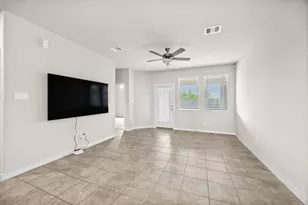 5547 Madden Ln, Houston, TX 77048 - Photo 3