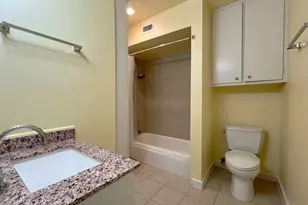 8211 Katy Fwy, Houston, TX 77024 - Photo 17