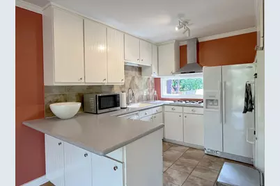 8211 Katy Freeway #17, Houston, TX 77024 - Photo 5