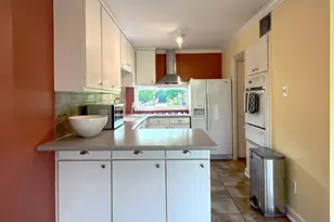 8211 Katy Fwy, Houston, TX 77024 - Photo 7