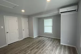 1723 Alta Vista St, Houston, TX 77023 - Photo 3