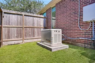 1704 Brill Dr, Friendswood, TX 77546 - Photo 37