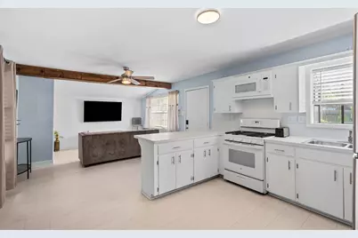 3915 W Estes Drive Drive, Bacliff, TX 77518 - Photo 3