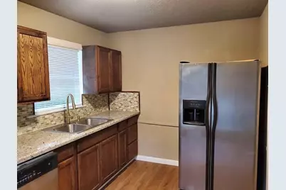 5915 Southwood Streets, Houston, TX 77033 - Photo 11