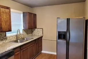 5915 Southwood Streets, Houston, TX 77033 - Photo 11