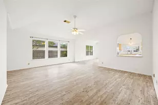 331 Stone Point, New Braunfels, TX 78130 - Photo 5