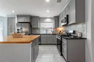 2355 Golden Shores Ln, League City, TX 77573 - Photo 17