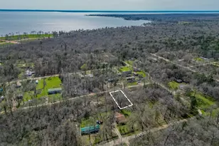 376 Tomahawk Trl, Livingston, TX 77351 - Photo 1