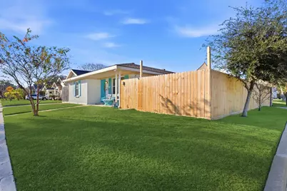 4702 Avenue P 1/2, Galveston, TX 77551 - Photo 3