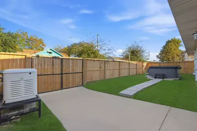 4702 Avenue P 1/2, Galveston, TX 77551 - Photo 39