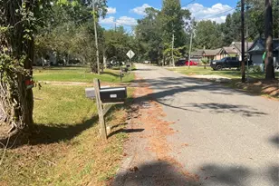 2007 Juanita St, Dayton, TX 77535 - Photo 3