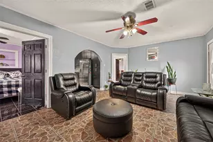 811 Canadian St, Houston, TX 77009 - Photo 9