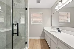 9859 Sageroyal Ln, Houston, TX 77089 - Photo 17