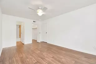 7400 Bellerive Dr, Houston, TX 77036 - Photo 17