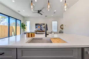 6123 Pacific Frst Dr, Houston, TX 77091 - Photo 19