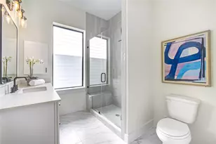 6123 Pacific Frst Dr, Houston, TX 77091 - Photo 27