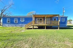 44 Ave K, Markham, TX 77456 - Photo 1