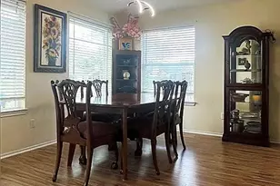 2735 S Peach Hollow Cir, Pearland, TX 77584 - Photo 9