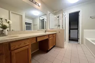 2735 S Peach Hollow Cir, Pearland, TX 77584 - Photo 17