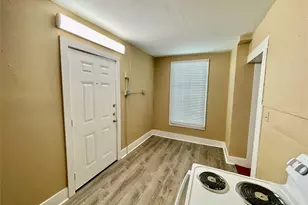 1814 Ave M 1/2, Galveston, TX 77550 - Photo 3