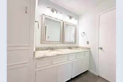 2210 Redcliff Drive, Missouri City, TX 77489 - Photo 33