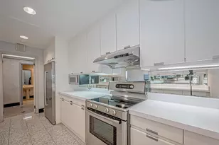 1111 Hermann Dr, Houston, TX 77004 - Photo 23