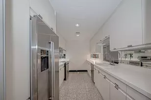 1111 Hermann Dr, Houston, TX 77004 - Photo 19