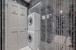 1111 Hermann Dr, Houston, TX 77004 - Photo 29