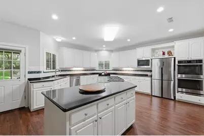 3805 N Briarwood Drive, Brenham, TX 77833 - Photo 9