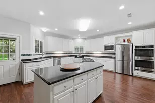 3805 N Briarwood Dr, Brenham, TX 77833 - Photo 9