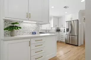 619 Attingham Dr, Houston, TX 77024 - Photo 9