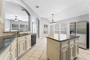 9422 Mustang Park Ct, Humble, TX 77396 - Photo 7