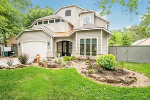 424 W 32nd St, Houston, TX 77018 - Photo 1