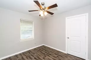 2002 Nottingham St, Pasadena, TX 77502 - Photo 13