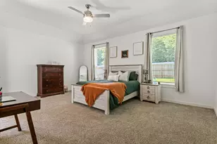 560 Newcomb Holw Dr, Conroe, TX 77304 - Photo 17